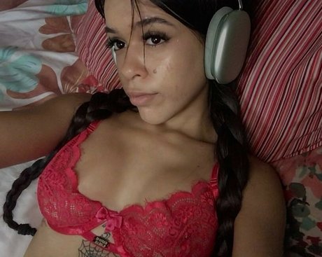 smile onlyfans hot nude image