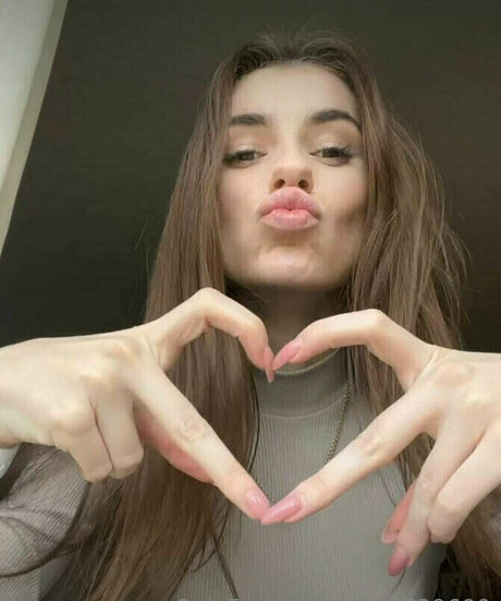 annie minor model free photos