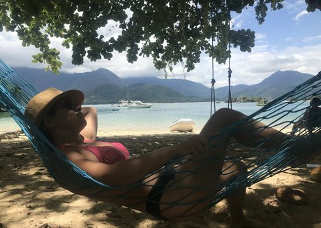 isiscristine nude pornstar galleries