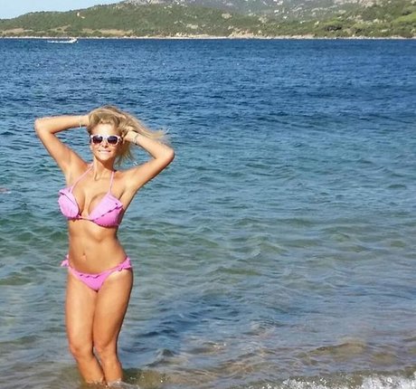 wife pussy onlyfans free naked img