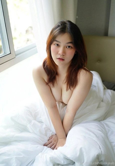 Lookjeab pornstar sex img