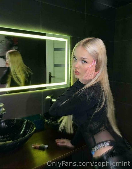 sophiebbface hot model photo