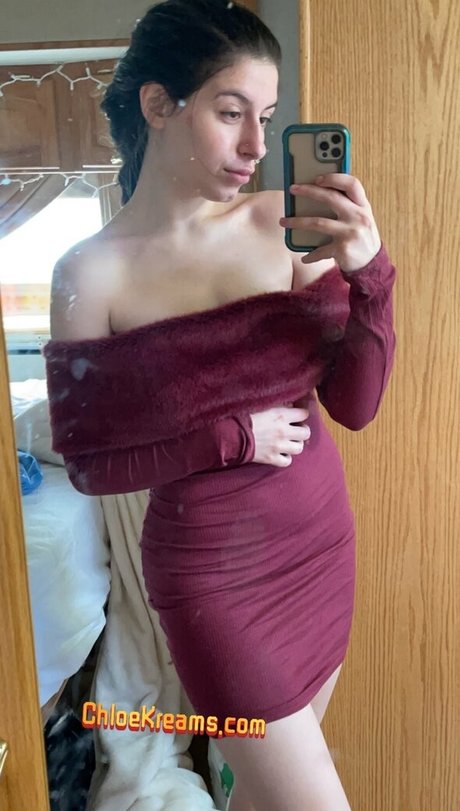 chloekreams free nice model pic