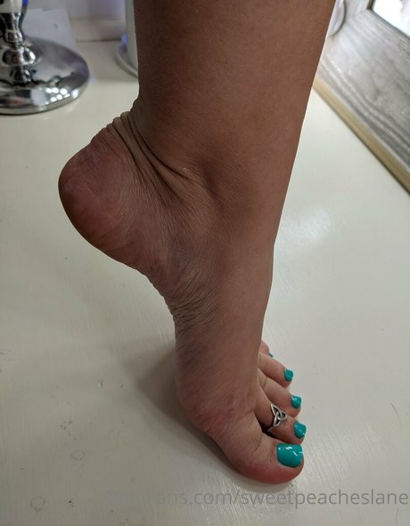 sweetpeacheslane hot actress galleries