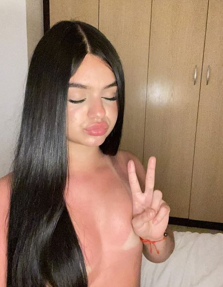 laulexandra naked pornstar img