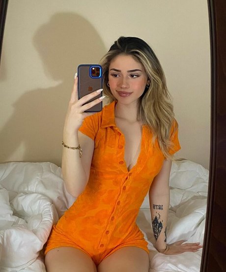 Melike Saygin model naked image