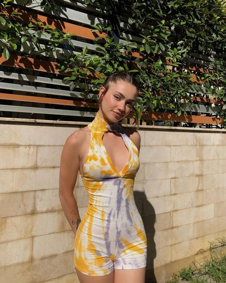 Melike Saygin nude model image