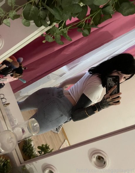 Megaplaygirl hot model photos