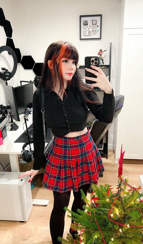 Shini Waifu star high quality archive