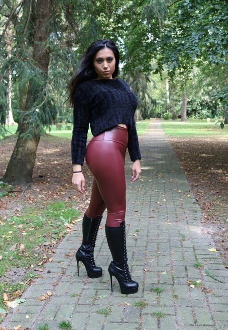 valentina lavida naked pornstar pic