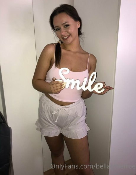 bellalittlefree22 model nudes images