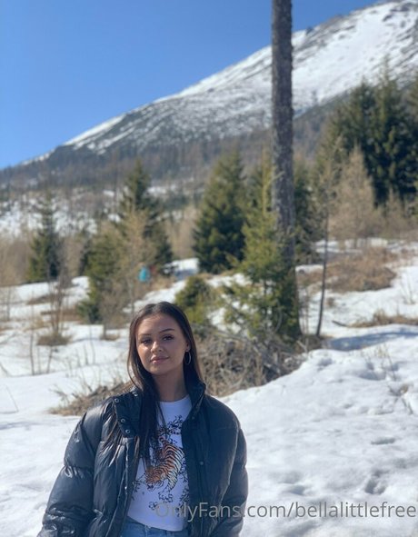 bellalittlefree22 star naked gallery