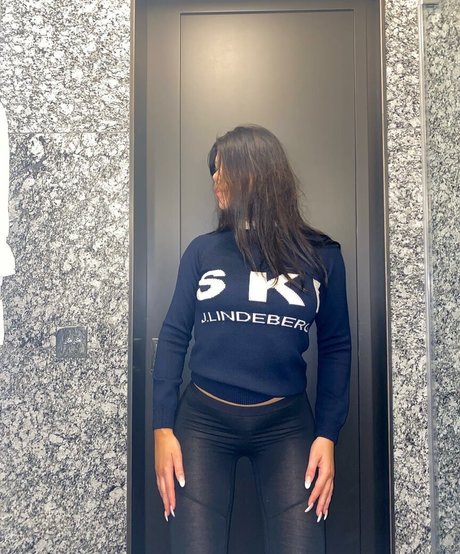 hot wife onlyfans adult images