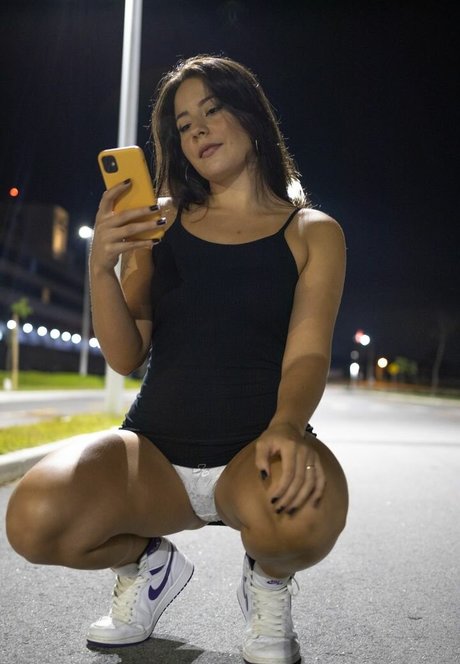 Ellenzinha model free picture