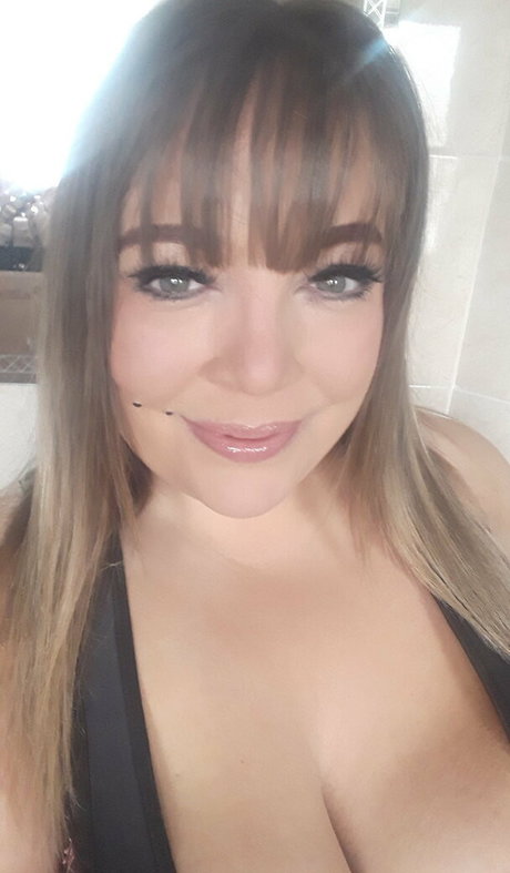 minxy minx model nude image