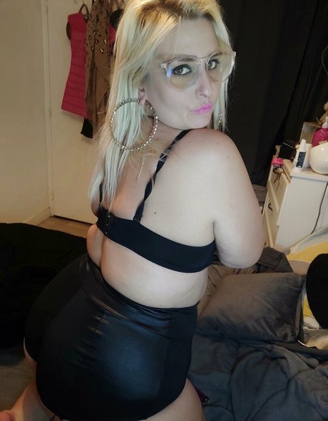 kimber711 model adult pictures