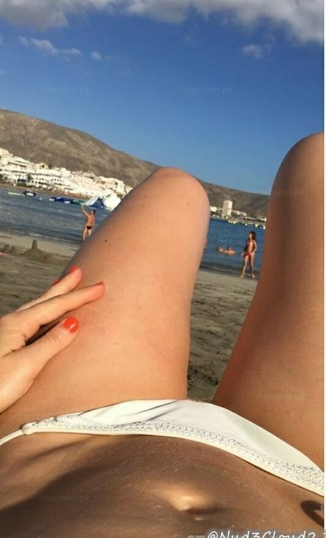 shemale handjob onlyfans sexy nude photos