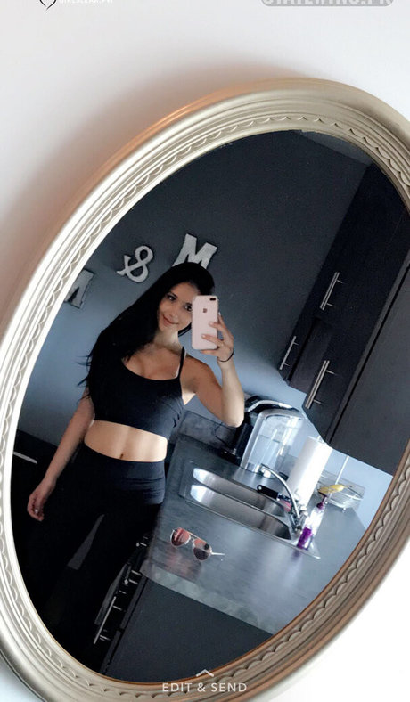 Madelyn Karoub exclusive model img