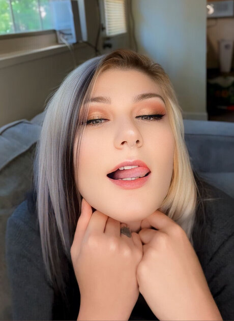 Seductive Sar pornstar exclusive picture