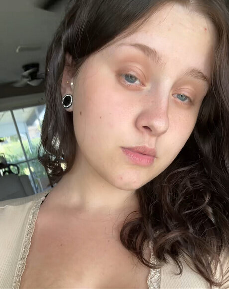 Helena Mroz model top image