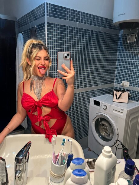 Rebecca Azzolina sex model archive