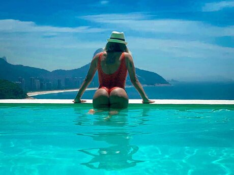 Giulia Brum perfect model img