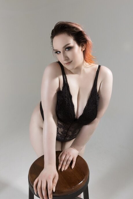 Wisperia pretty model pics