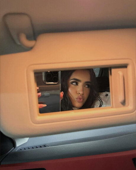 Goddess Samira model hd gallery