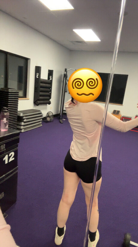 sisi pornstar perfect photo