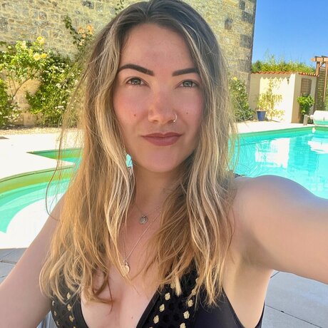 Cara Lovelace model hd photo