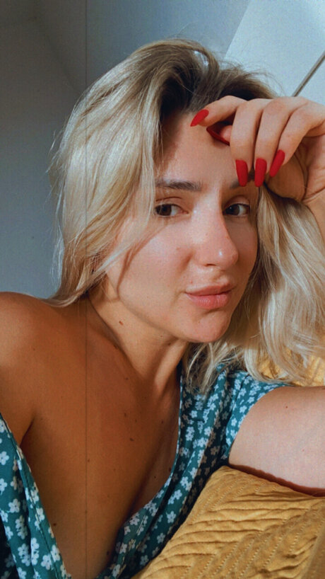 Mary Sweet Feet model sex archive