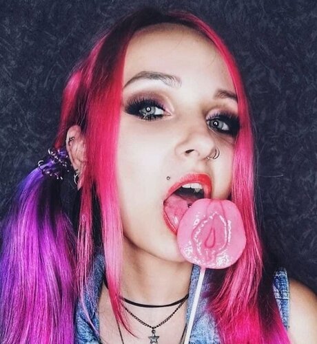 Lizzy Pink star hd images