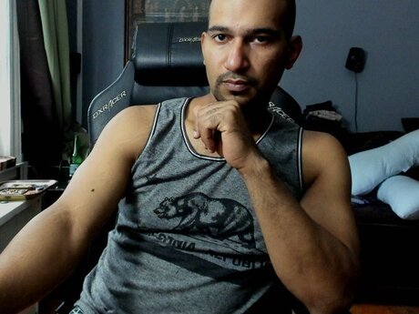 Fill The Wallet star erotic galleries