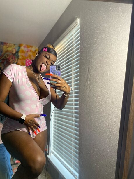 YouLuv Armanii nudes star gallery