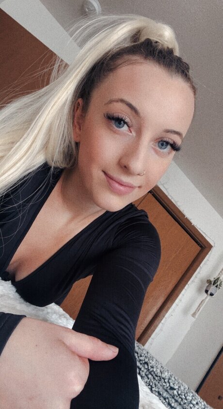 Kihley Schreurs nice actress image