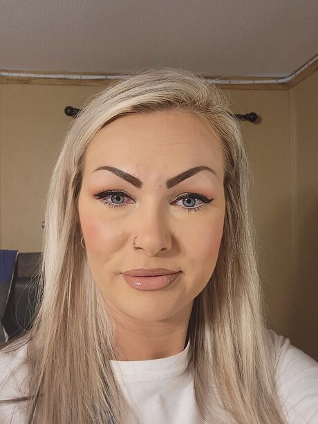 KY BARBIE xxx pornstar photos