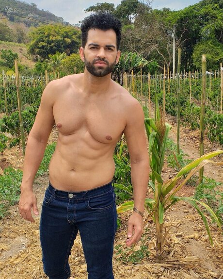 Magno Mendes model adult image