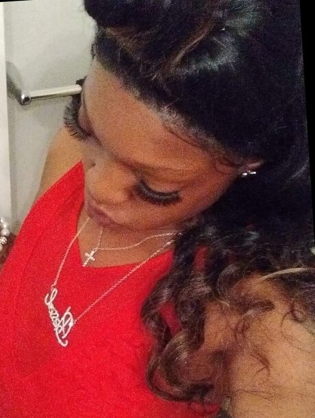 Un Predictable82 erotic star img