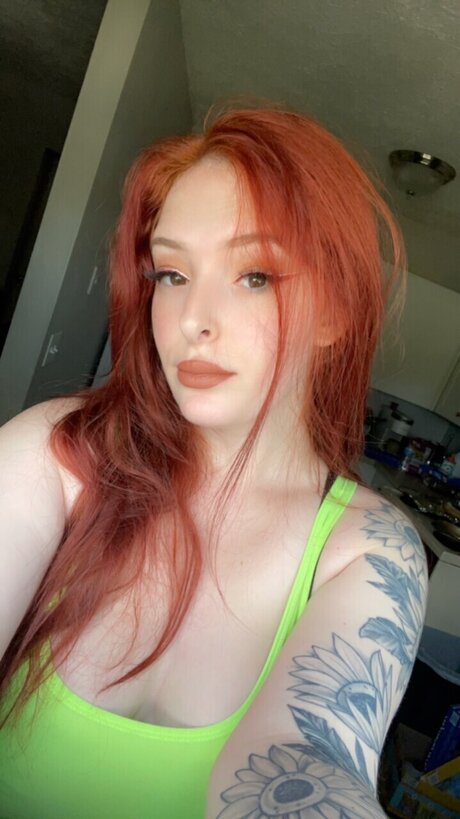 QueenRed_ top model image