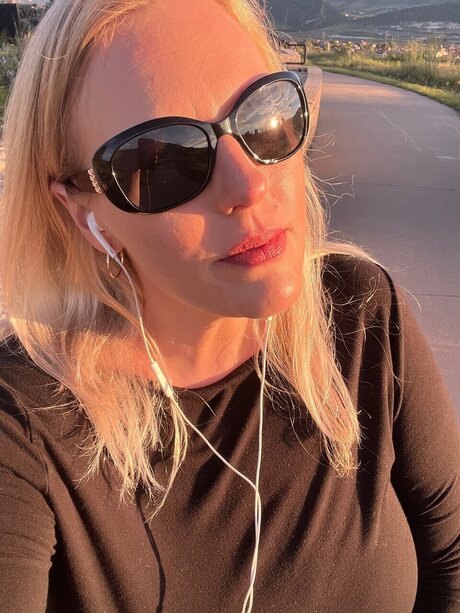 Lulibelles77 model adult archive