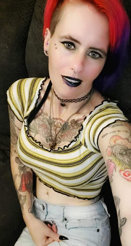 LUNA MARIE nude model pics