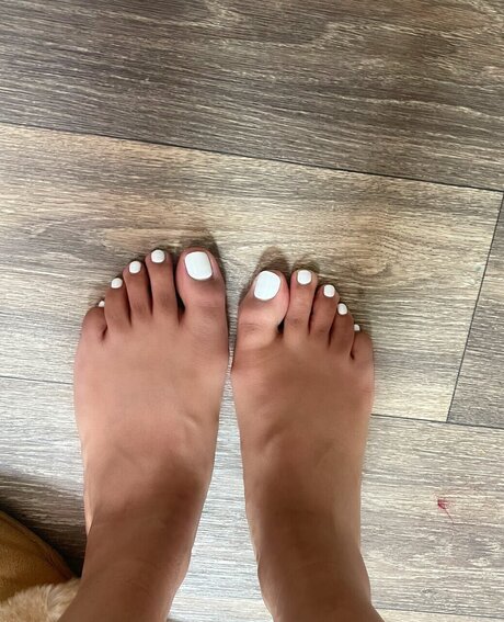 Herfeetz porn star images