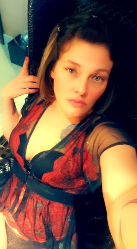 Weavingmyweb naked actress archive