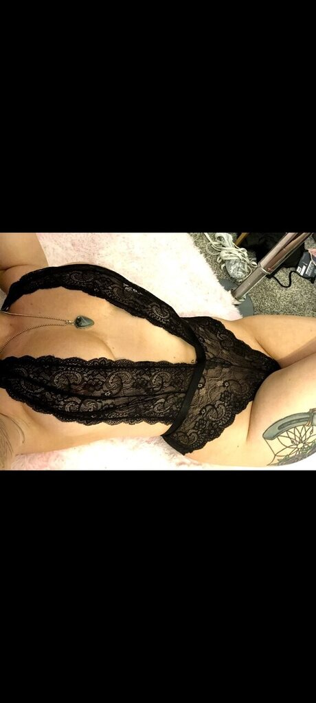 Ivy Climbs xxx actress photo