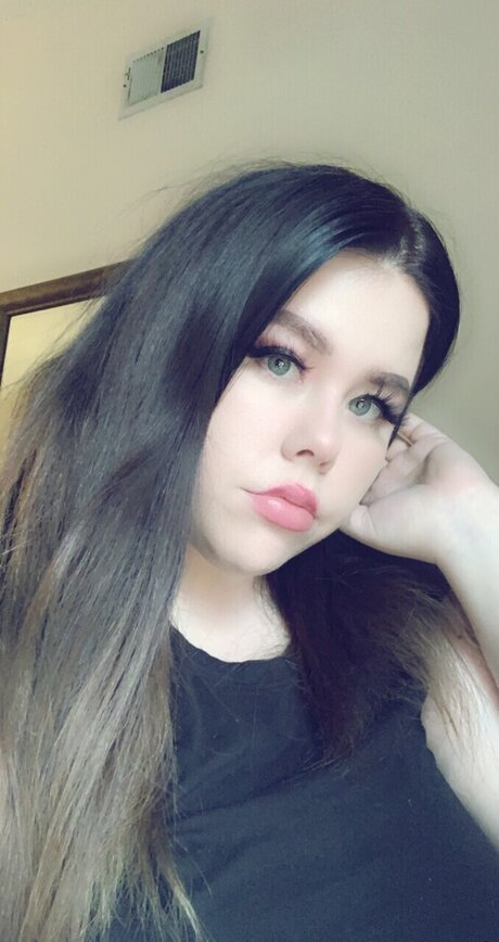 CurvyCookie hd actress pic