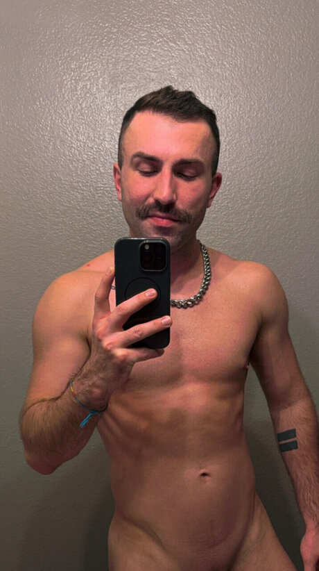 Kyle Cooper star pretty pic