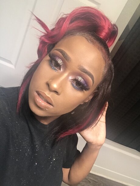 Pretty v nice model pictures