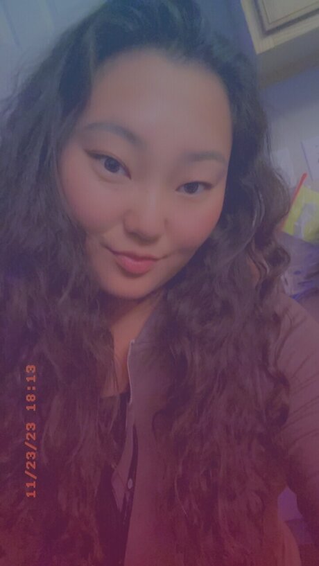 TinderElla hot actress gallery