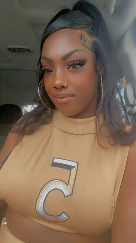 Ebony Tate beautiful model image