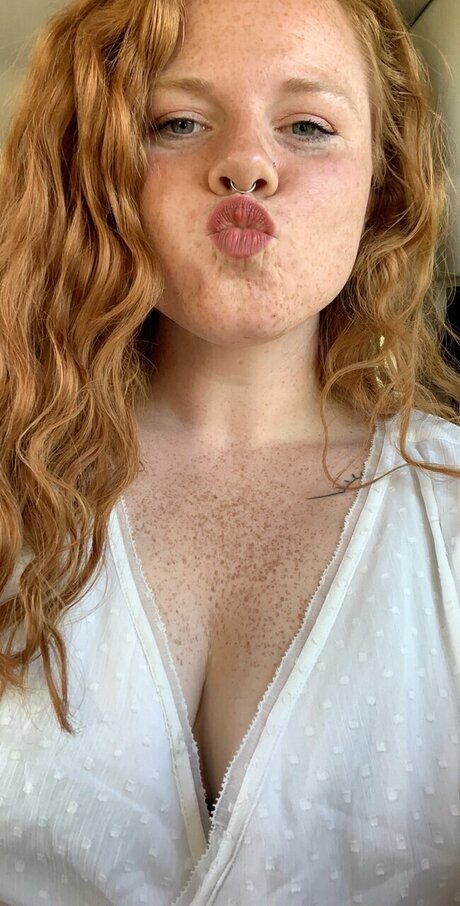 Ruthiswaiting_ star exclusive pic